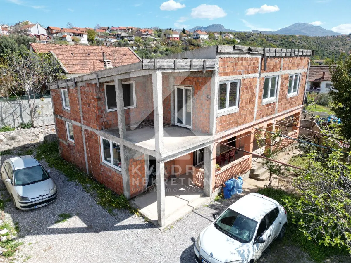 Sale, house, 352m², Masline, Podgorica
