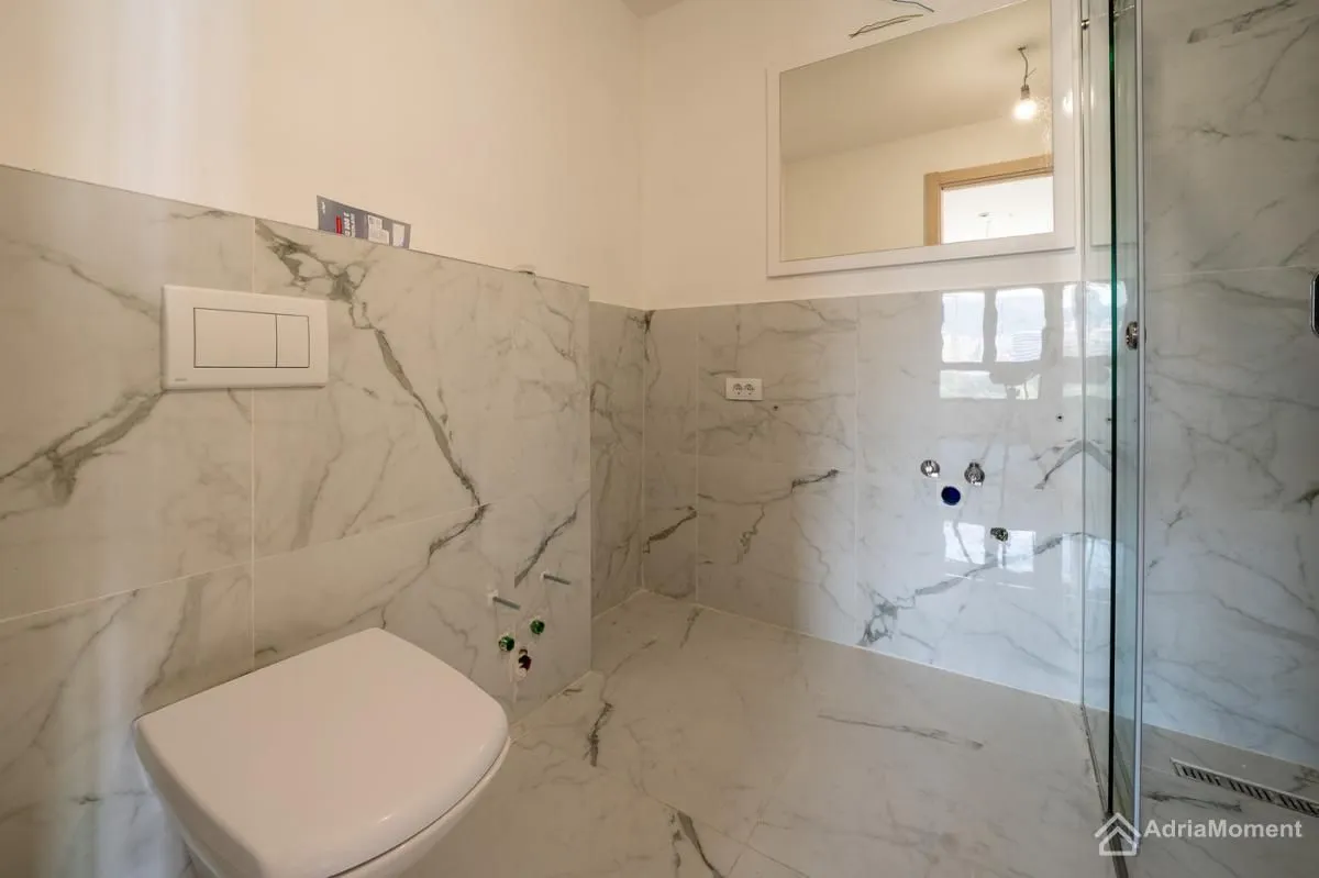Prodaja, dvosoban stan, 70m², Rafailovići, Budva