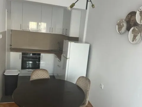 Rent, two bedroom apartment, 70m², Tivat, Crna Gora - image 5