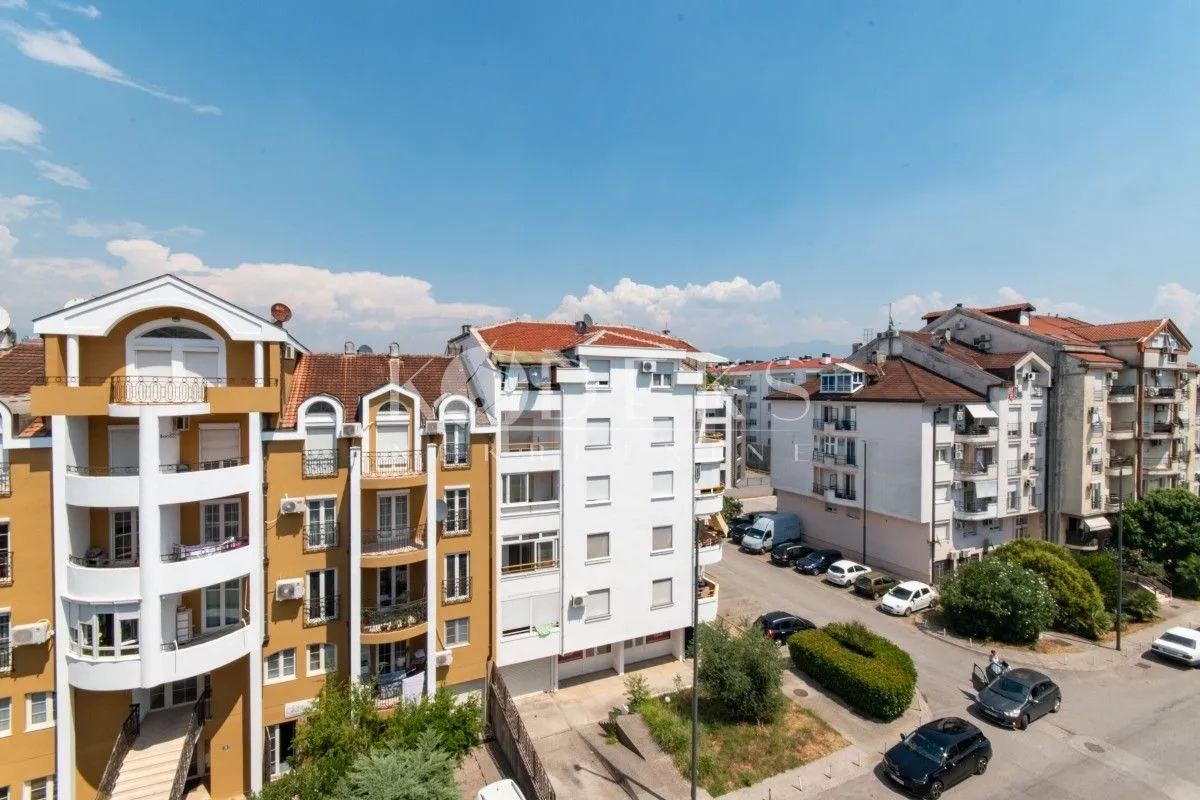 Izdavanje, dvosoban stan, 75m², Stara Varoš, Podgorica