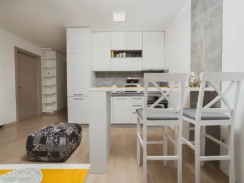 Stan-na-dan, jednosoban stan, 47m², Centar, Budva - image 4