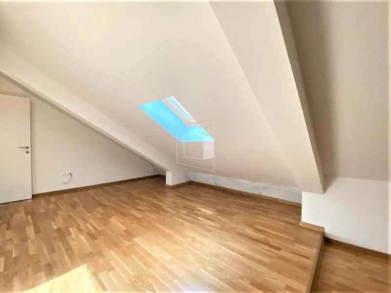 Rent, apartment, 100m², 1 maj, Podgorica