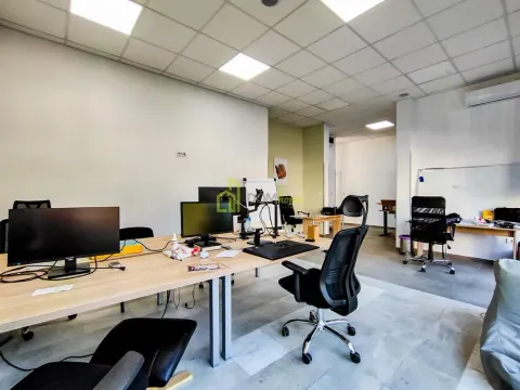 Izdavanje, poslovni prostor, 129m², Dalmatinska ulica, Podgorica - image 2