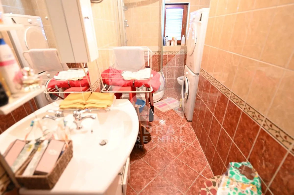 Sale, house, 261m², Dalmatinska ulica, Podgorica
