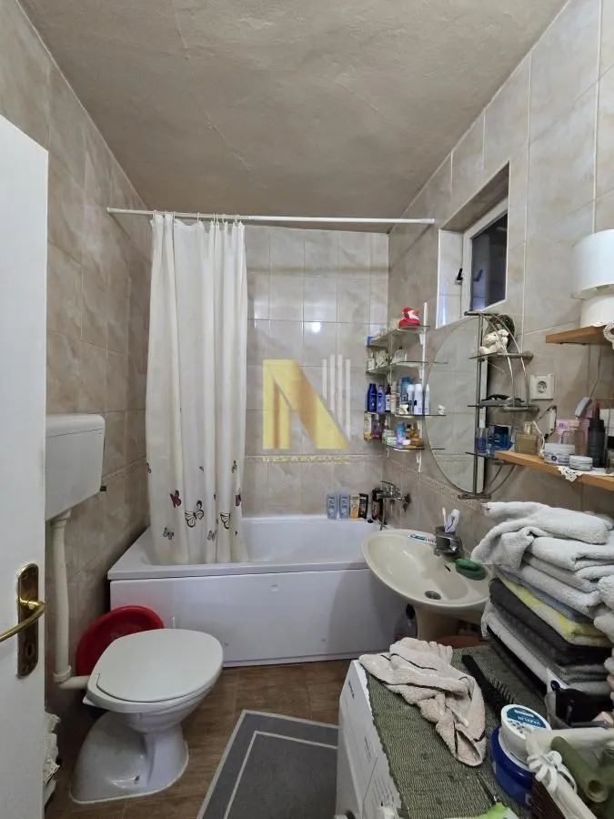 Prodaja, kuća, 203m², Salajka, Novi Sad Sve Podlokacije