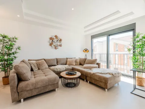 Rent, house, 159m², Reževići, Budva - image 8