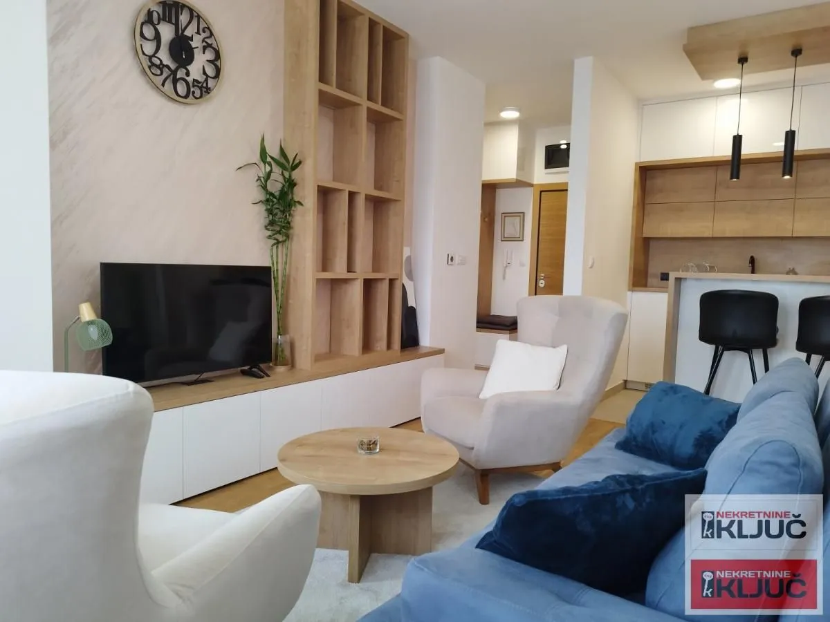 Izdavanje, dvosoban stan, 40m², Kej, Novi Sad Sve Podlokacije