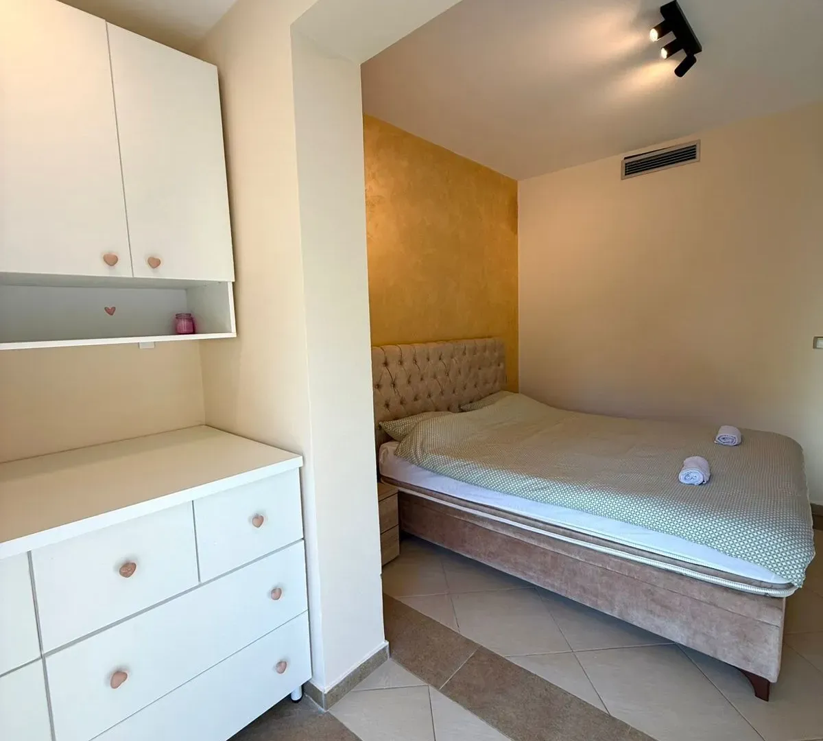 Prodaja, jednosoban stan, 74m², Dobrota, Kotor