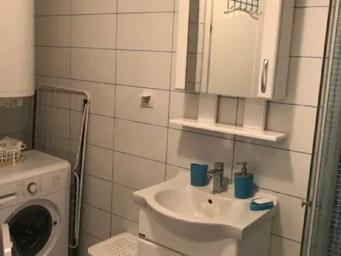Izdavanje, jednosoban stan, 38m², Đenovići, Herceg Novi - image 9