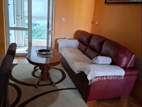 Izdavanje, dvosoban stan, 77m², Centar, Tivat - image 8