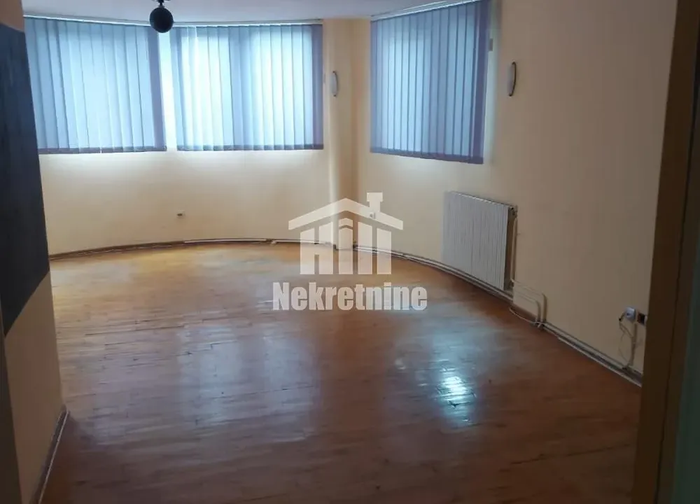 Rent, house, 180m², Čukarica, Beograd