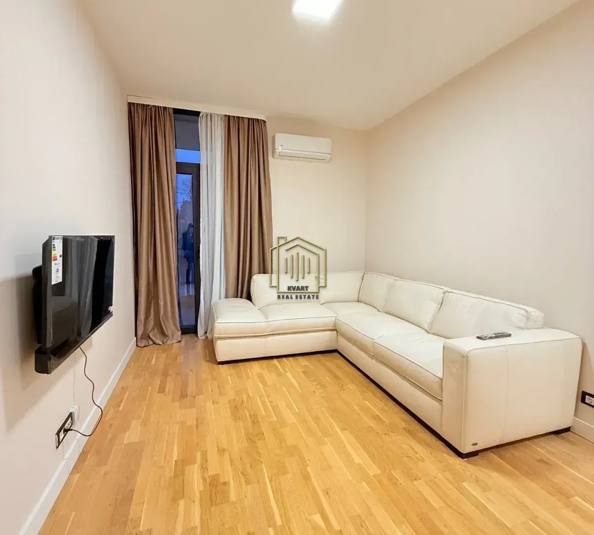 Izdavanje, dvosoban stan, 73m², Blok 9, Podgorica