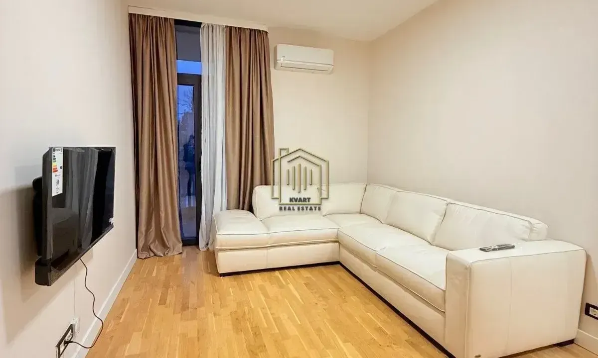 Izdavanje, dvosoban stan, 73m², Blok 9, Podgorica