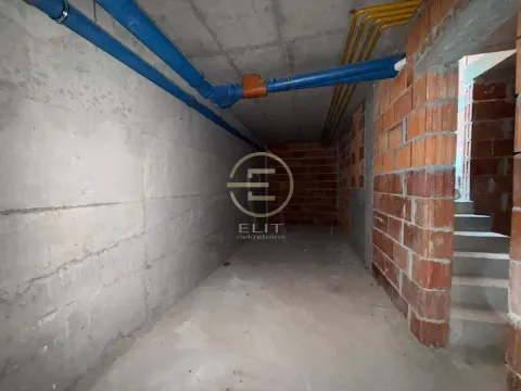 Izdavanje, poslovni prostor, 220m², Sajmište, Novi Sad - image 14