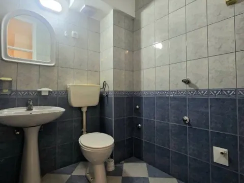 Izdavanje, dvosoban stan, 65m², Autobuska stanica, Podgorica - image 6