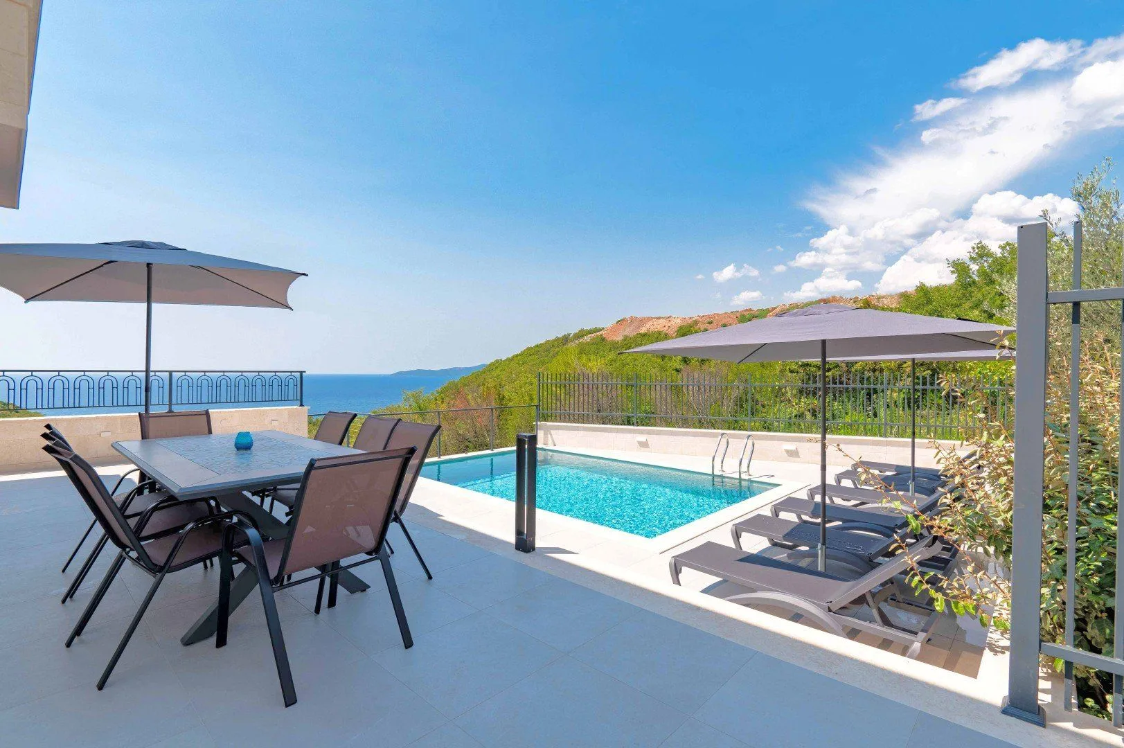 Sale, house, 318m², Reževići, Budva