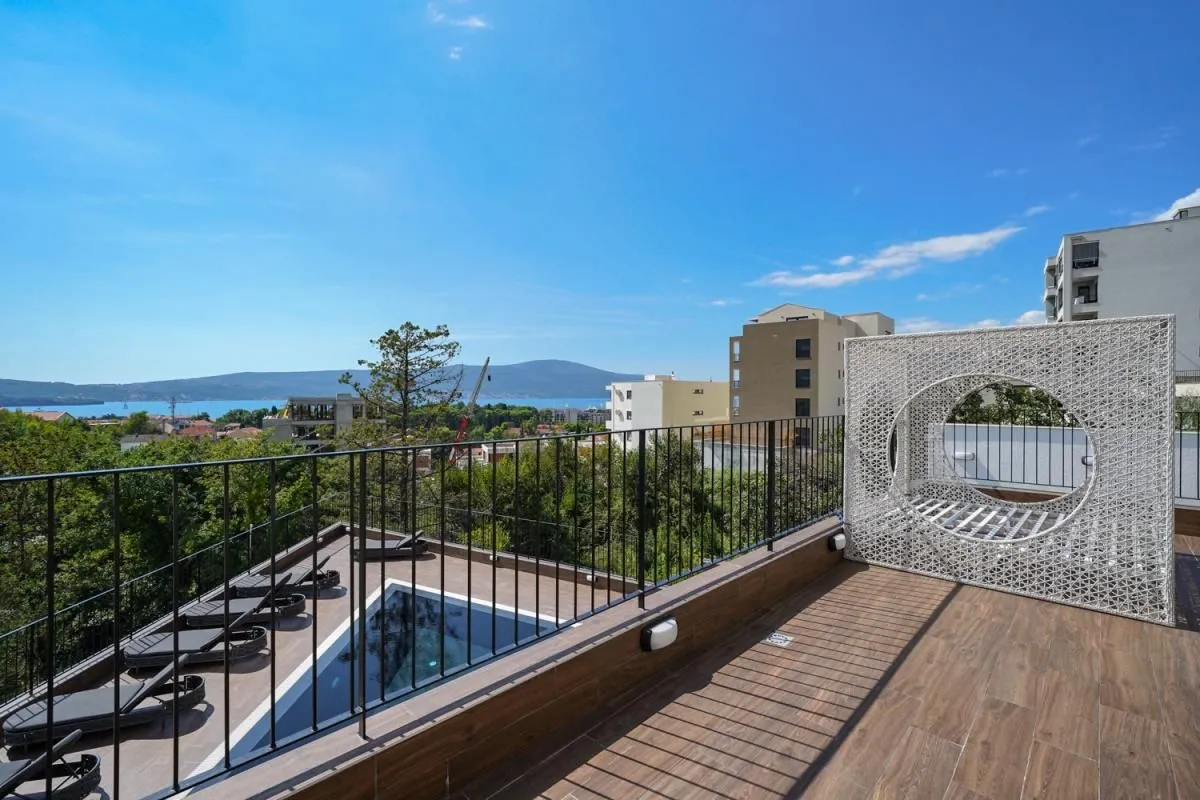 Prodaja, dvosoban stan, 66m², Tivat, Crna Gora