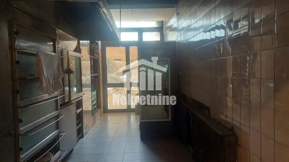 Sale, office space, 61m², Čukarica, Beograd