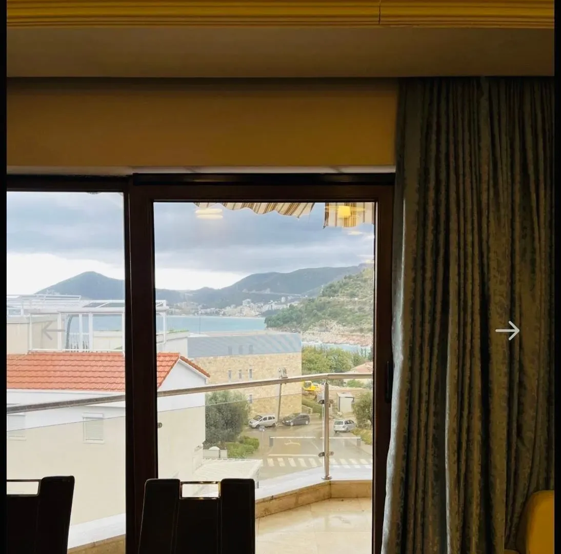 Prodaja, dvosoban stan, 74m², Pržno, Budva