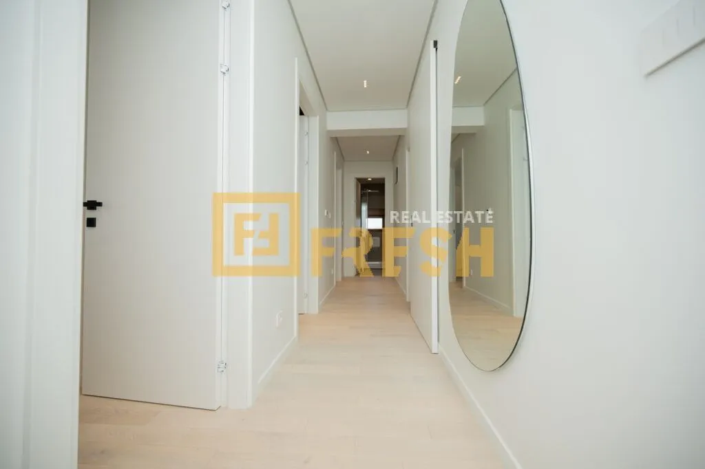 Sale, three bedroom apartment, 135m², Master Kvart, Podgorica