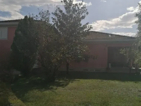 Izdavanje, kuća, 350m², Donja Gorica, Podgorica - image 12