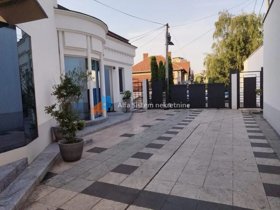 Rent, house, 365m², Uciteljsko Naselje, Zvezdara Sve Podlokacije