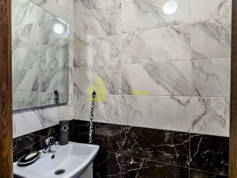 Sale, house, 216m², Blok 6, Podgorica - image 3