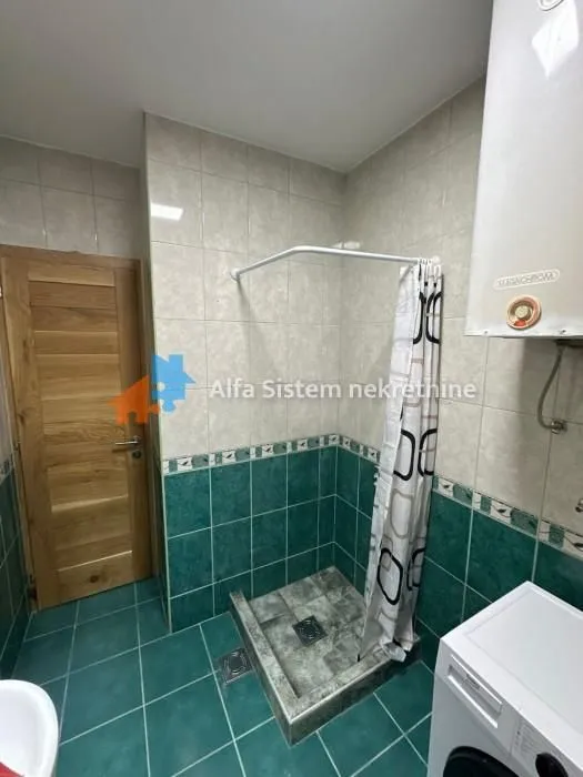 Izdavanje, trosoban stan, 105m², Savski Venac, Beograd