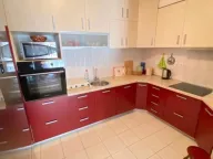 Izdavanje, trosoban stan, 100m², City Kvart, Podgorica - image 3