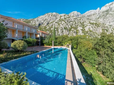 Prodaja, kuća, 148m², Kotor, Crna Gora - image 1