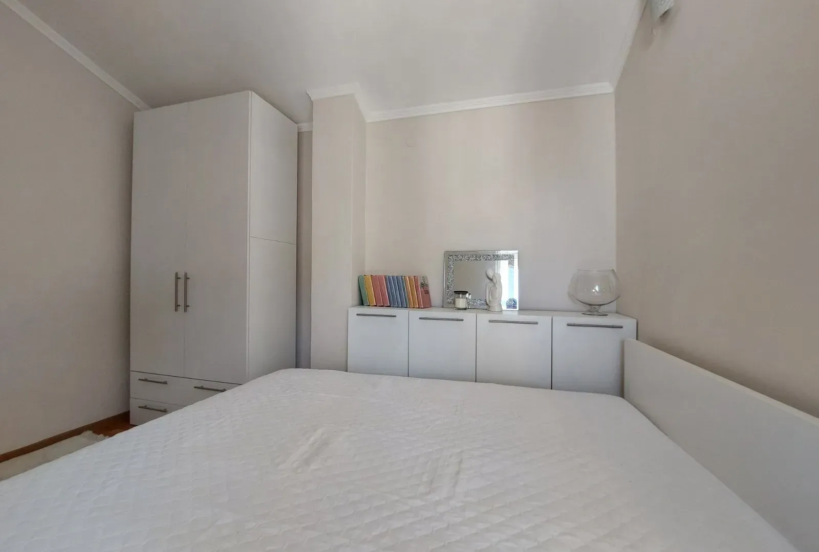 Rent, one bedroom apartment, 70m², Škaljari, Kotor