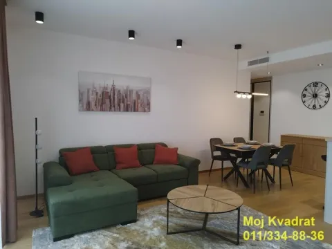 Izdavanje, trosoban stan, 81m², Stari Grad, Beograd