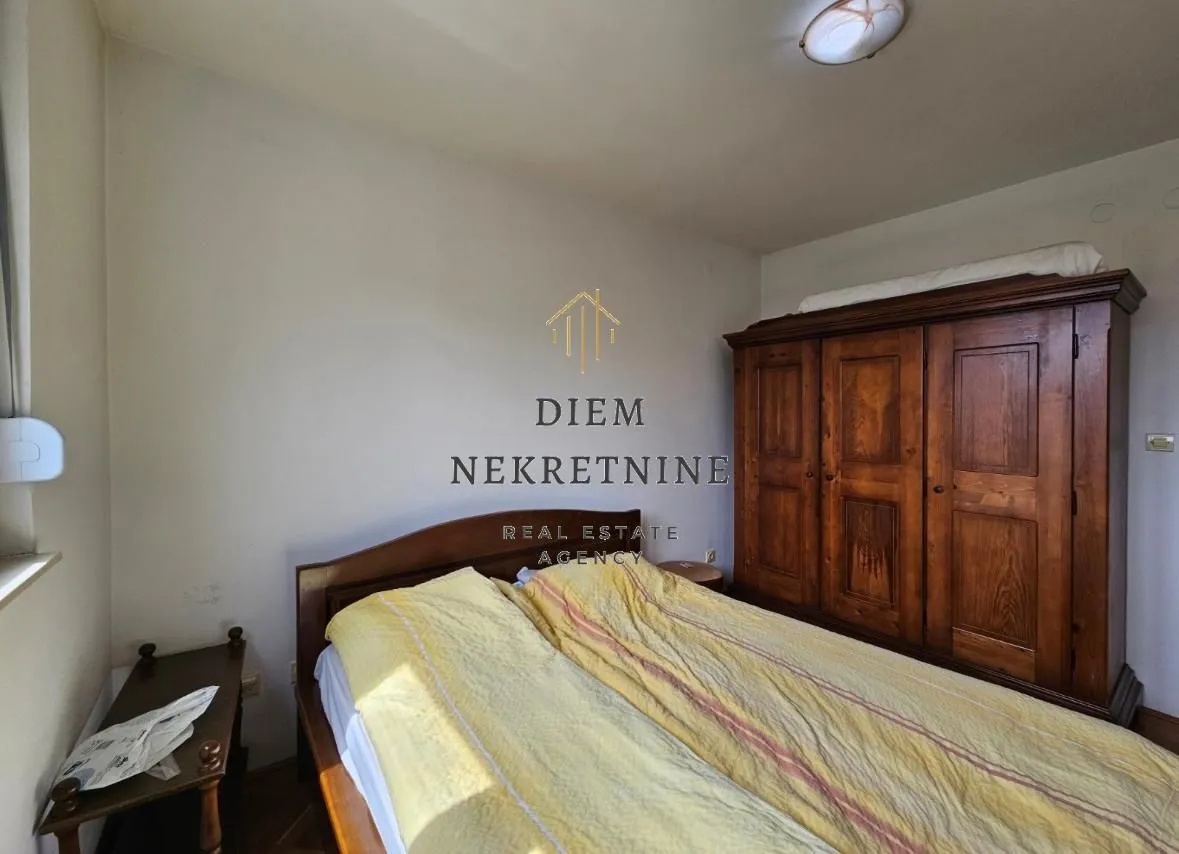 Prodaja, trosoban stan, 112m², Centar, Bar
