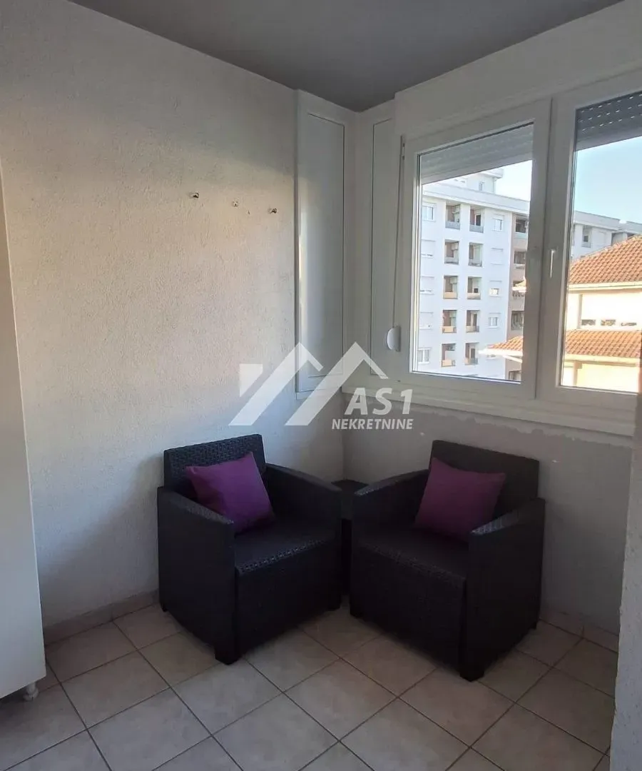 Izdavanje, dvosoban stan, 47m², Rotkvarija, Novi Sad Sve Podlokacije