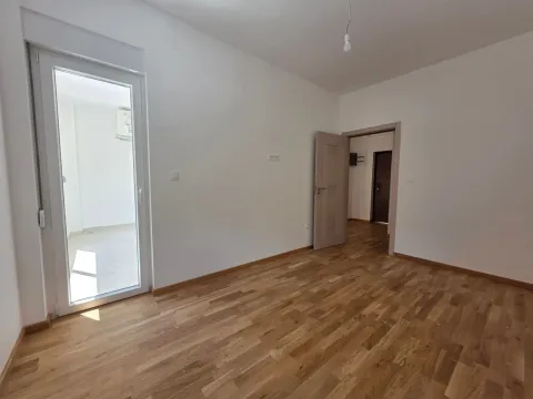 Sale, one bedroom apartment, 43m², Bečići, Budva - image 5