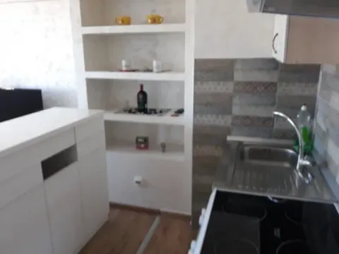 Prodaja, jednosoban stan, 41m², Stari Aerodrom, Podgorica - image 5