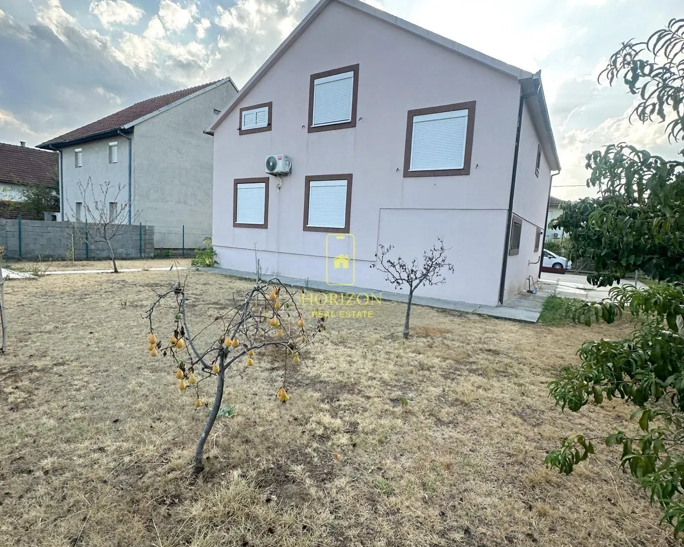 Prodaja, kuća, 191m², Tološi, Podgorica