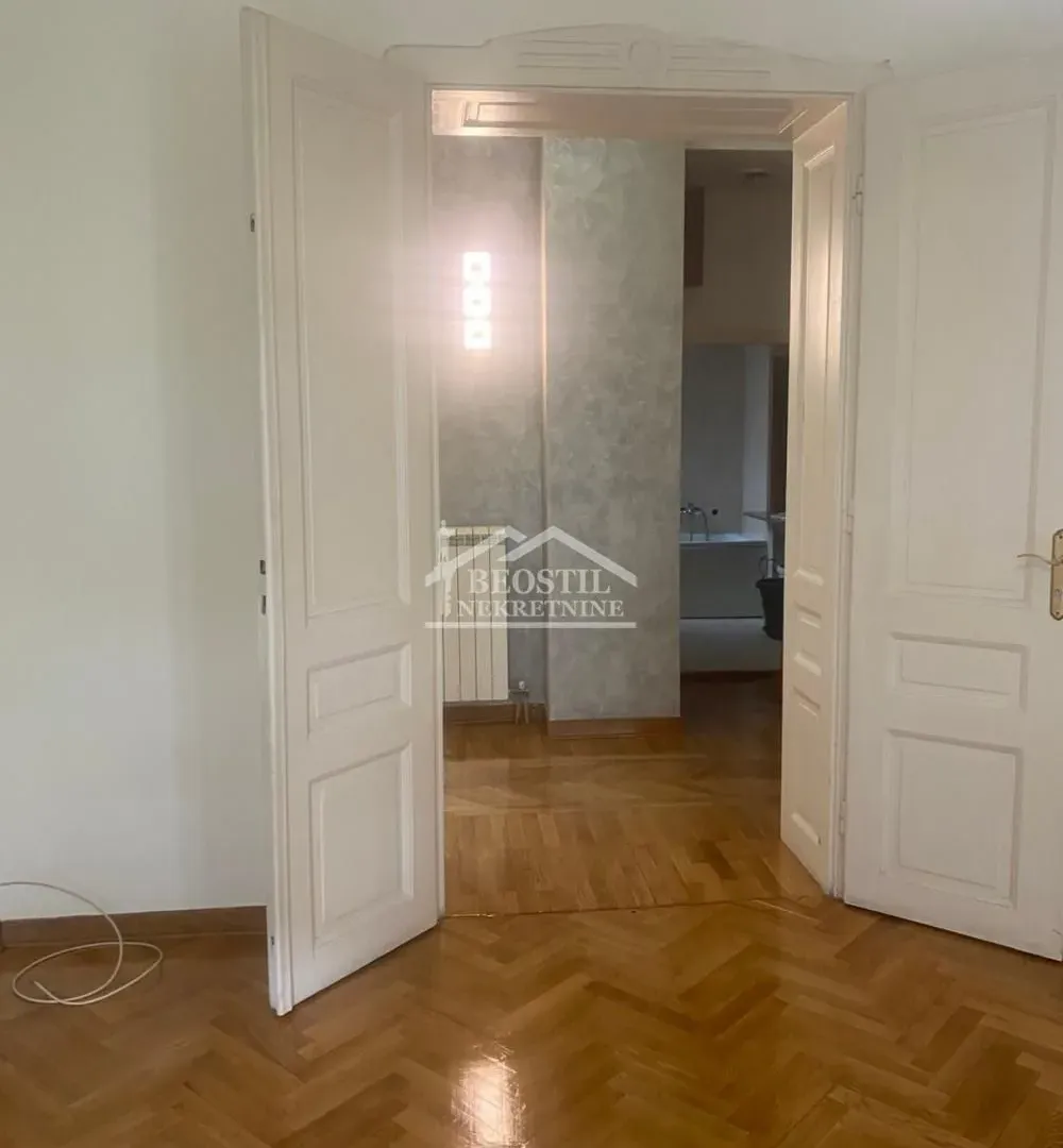 Rent, four bedroom apartment, 135m², Skadarlija, Beograd