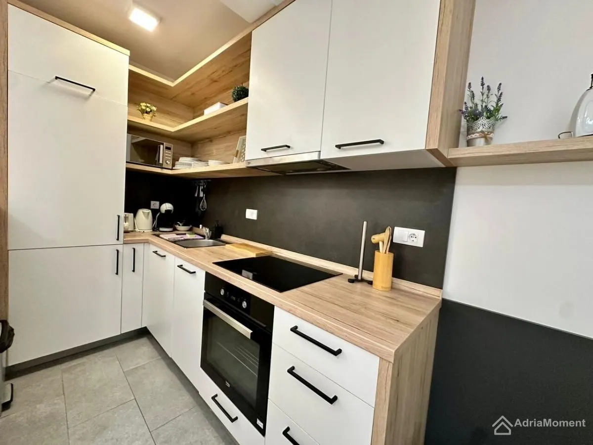 Prodaja, jednosoban stan, 46m², Centar, Tivat