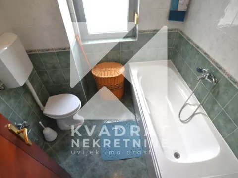 Izdavanje, trosoban stan, 120m², Pobrežje, Podgorica - image 16