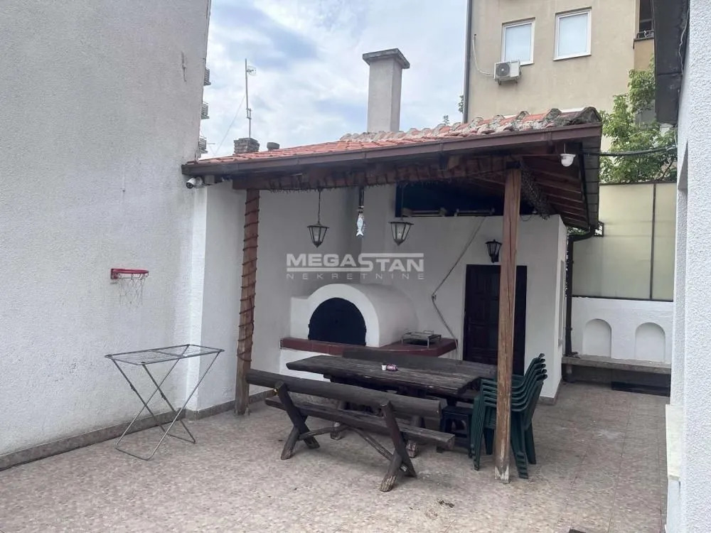 Rent, house, 542m², Bulbulder, Zvezdara Sve Podlokacije