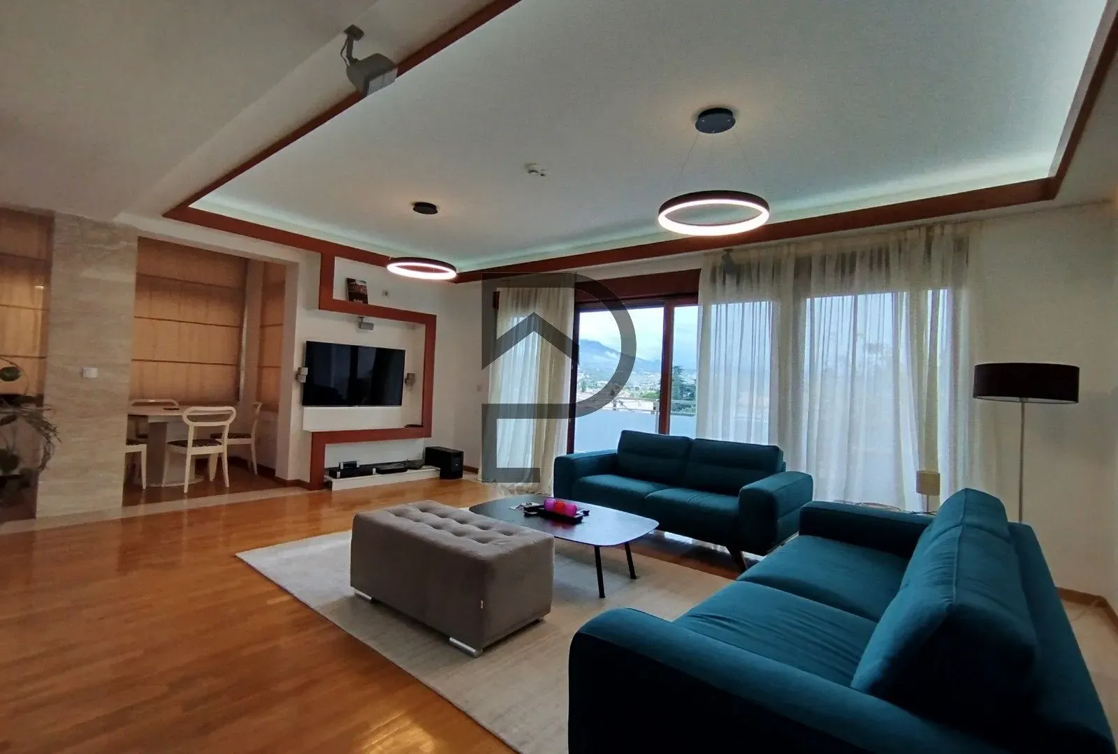 Izdavanje, stan, 155m², Gorica C, Podgorica