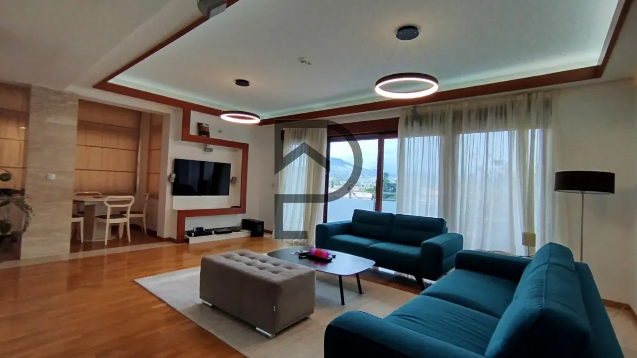 Izdavanje, stan, 155m², Gorica C, Podgorica