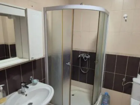 Izdavanje, trosoban stan, 88m², Bečići, Budva - image 8