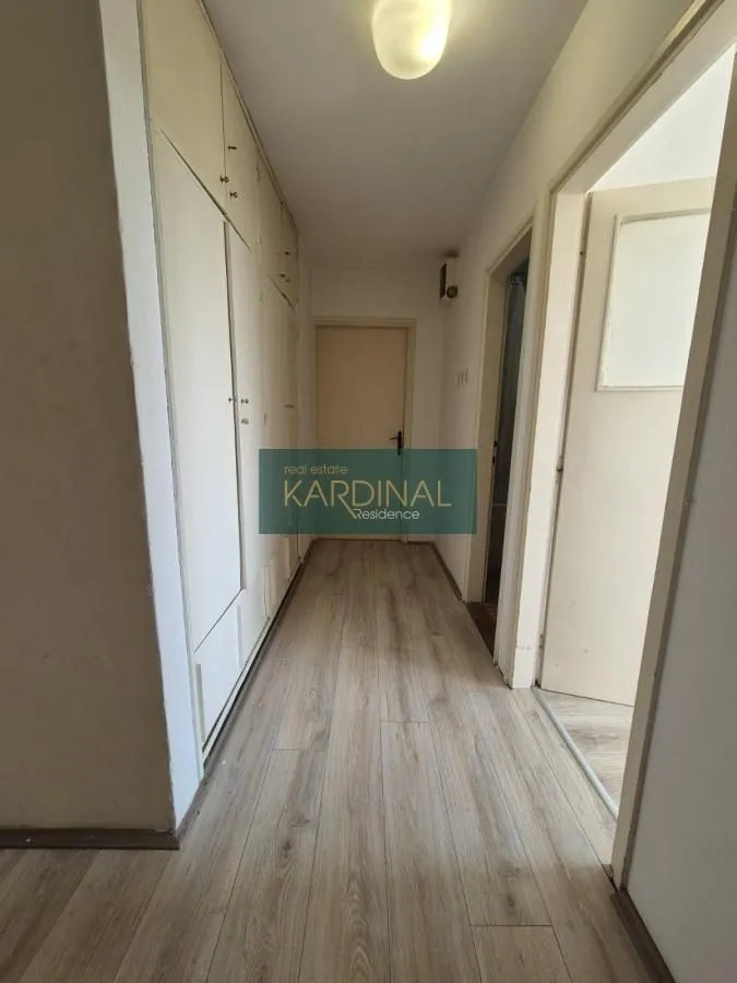 Prodaja, dvosoban stan, 60m², Kajsijar, Jagodina