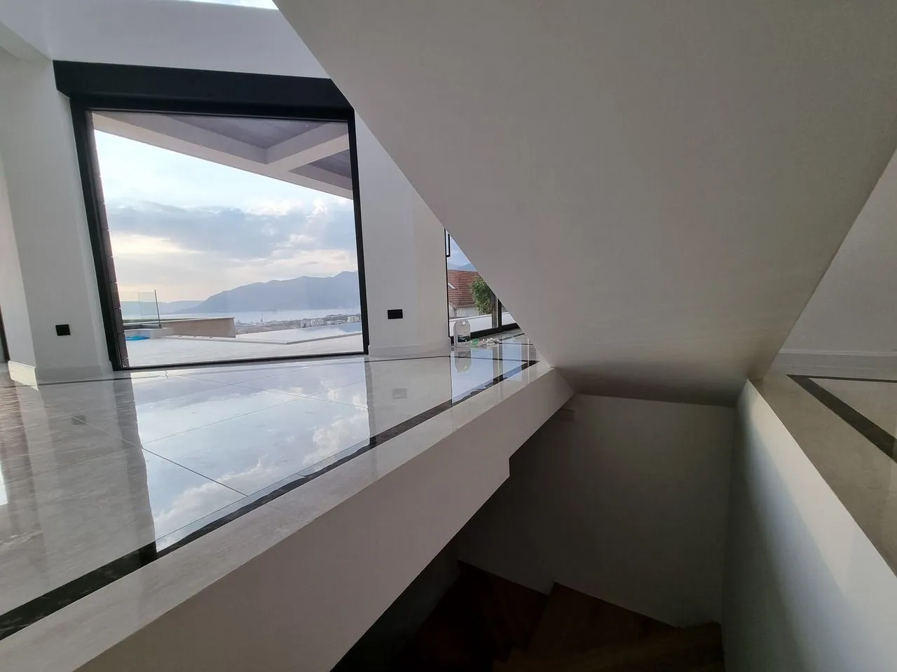 Sale, house, 490m², Tivat, Crna Gora