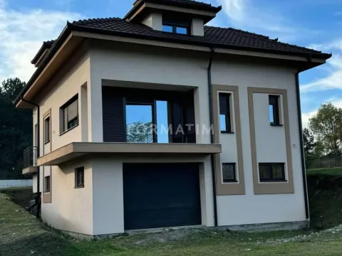 Prodaja,  kuća, 250m2, Centar, Vrnjačka Banja