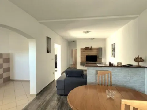 Izdavanje, dvosoban stan, 75m², Bjeliši, Bar - image 1