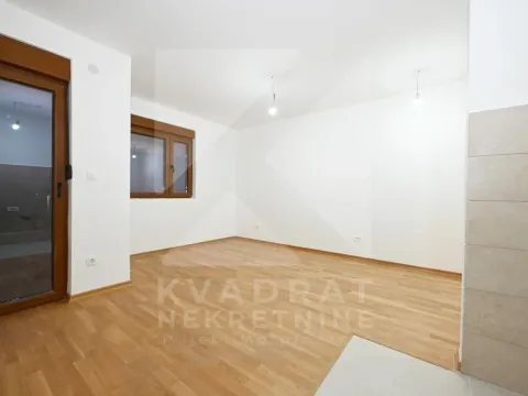 Prodaja, garsonjera, 27m², Stari Aerodrom, Podgorica - image 5