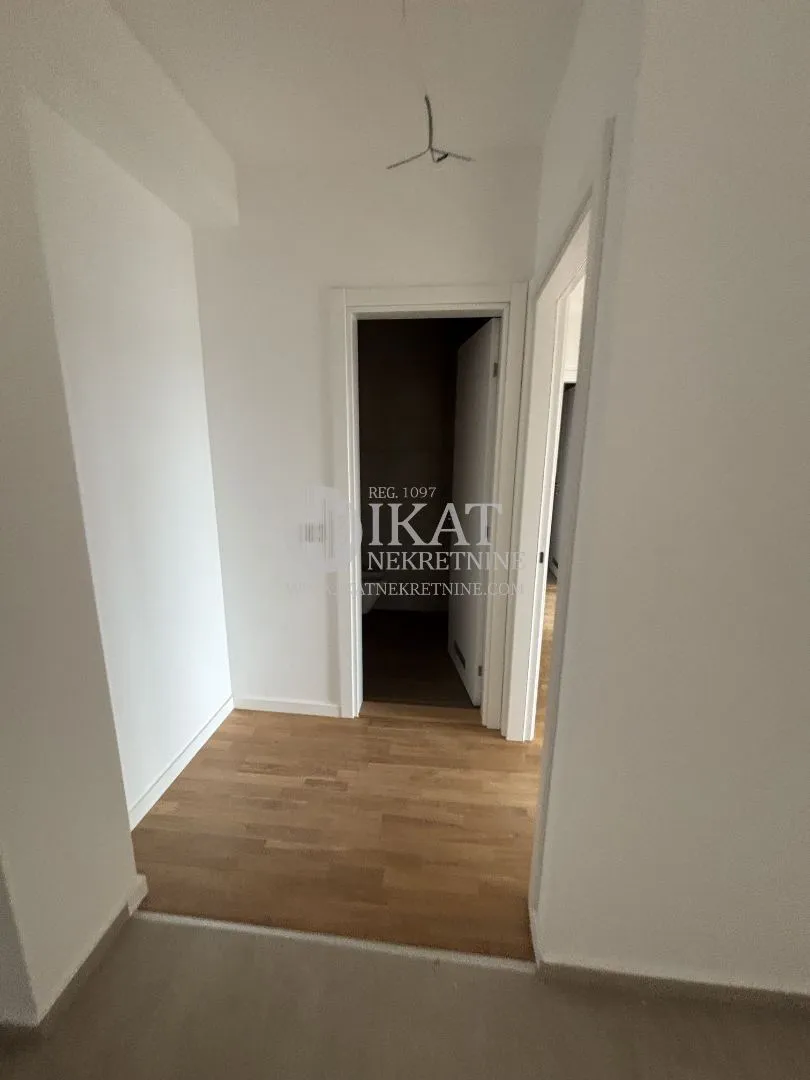 Sale, three bedroom apartment, 103m², Trošarina, Voždovac Sve Podlokacije